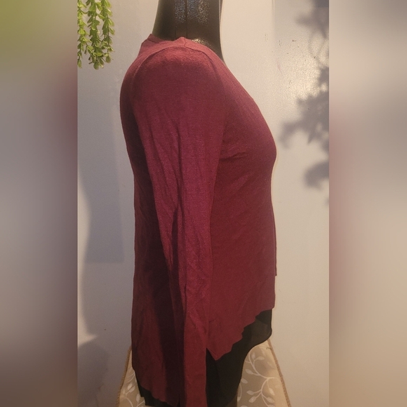 Guess Burgundy Sweater With Attached Black Undershirt S - Picture 5 of 8